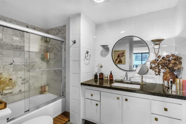 $425,000 | 555 Northeast 15th Street, Unit PHD, Miami, FL 33132