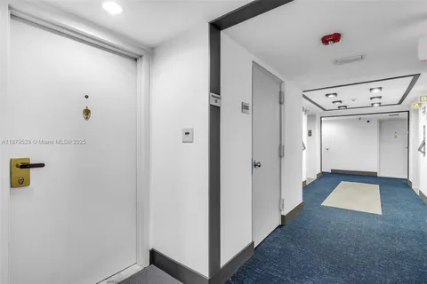 $425,000 | 555 Northeast 15th Street, Unit PHD, Miami, FL 33132