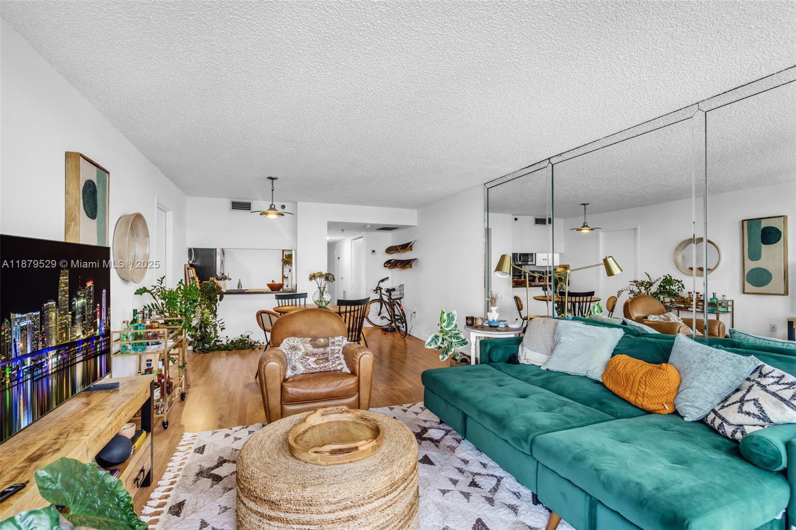 555 Northeast 15th Street, Unit PHD Miami, FL 33132 - Photo 4 of 26