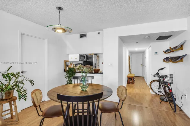 $425,000 | 555 Northeast 15th Street, Unit PHD, Miami, FL 33132