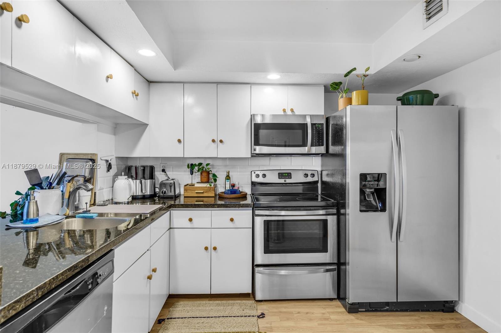 555 Northeast 15th Street, Unit PHD Miami, FL 33132 - Photo 8 of 26