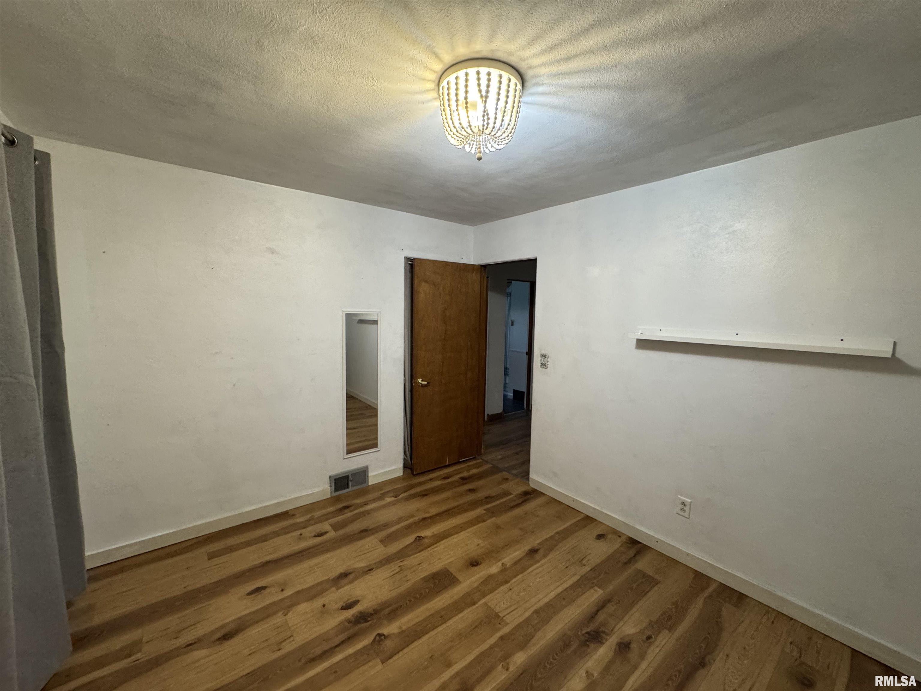 133 South Elmwood Road Farmington, IL 61531 - Photo 14 of 31