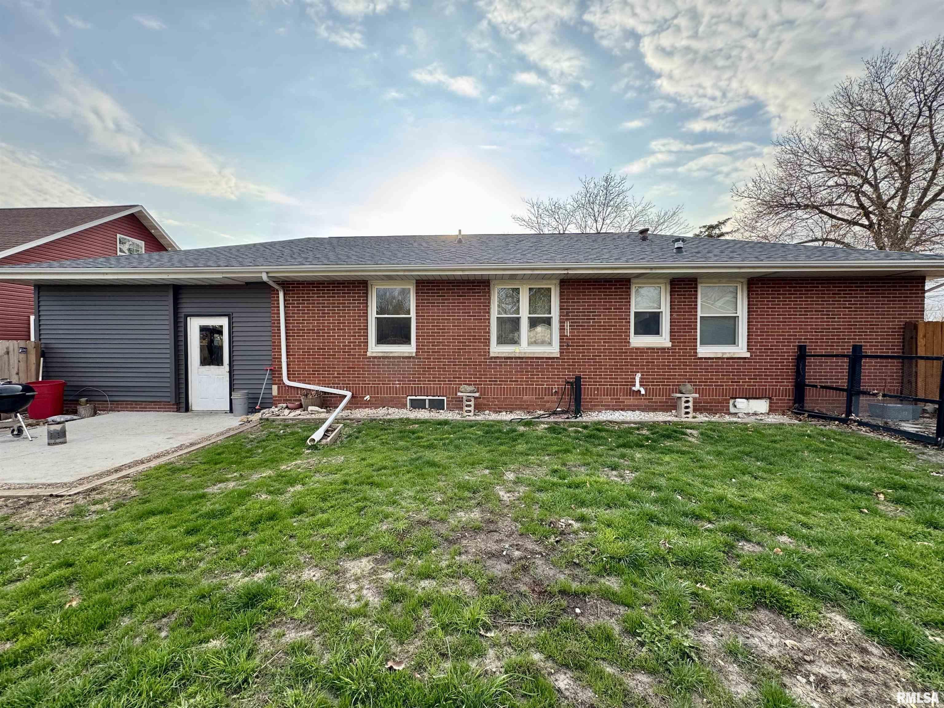 133 South Elmwood Road Farmington, IL 61531 - Photo 24 of 31