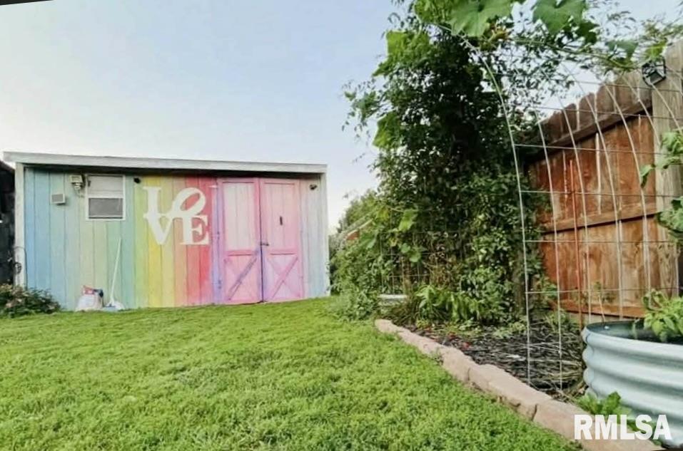 133 South Elmwood Road Farmington, IL 61531 - Photo 27 of 31