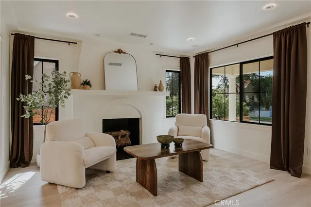 $2,458,000 | 584 North Plymouth Boulevard, Los Angeles, CA 90004