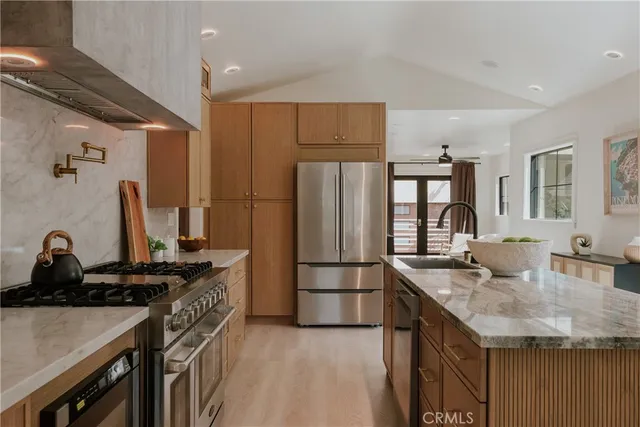 $2,458,000 | 584 North Plymouth Boulevard, Los Angeles, CA 90004