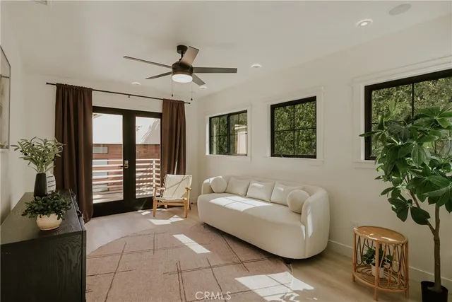 $2,458,000 | 584 North Plymouth Boulevard, Los Angeles, CA 90004