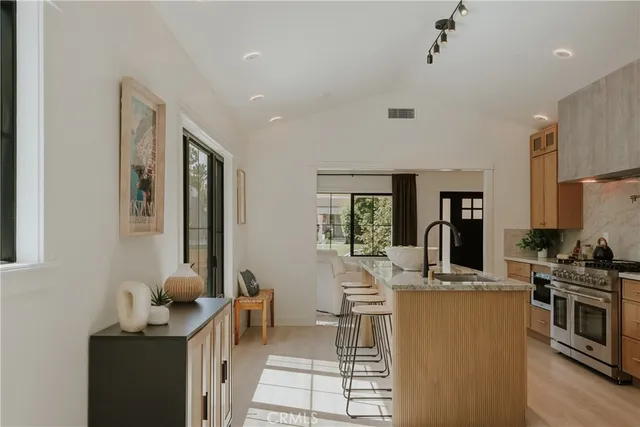 $2,458,000 | 584 North Plymouth Boulevard, Los Angeles, CA 90004