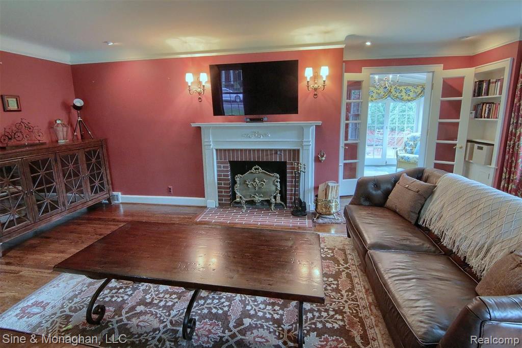 422 Moran Road Grosse Pointe Farms, MI 48236 - Photo 6 of 33