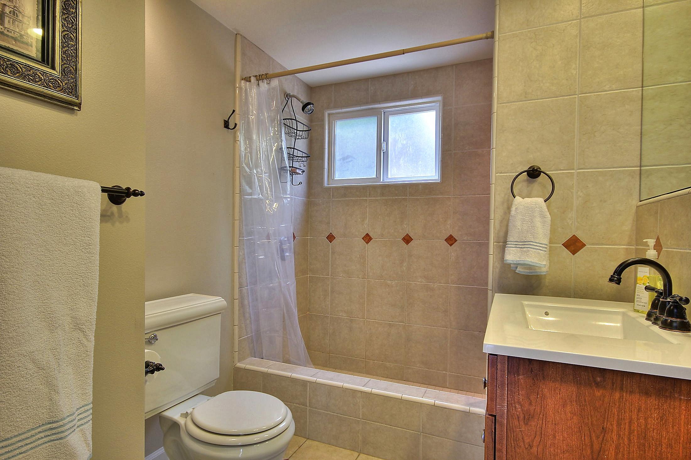 564 Wakefield Road Goleta, CA 93117 - Photo 16 of 26 Master Bath