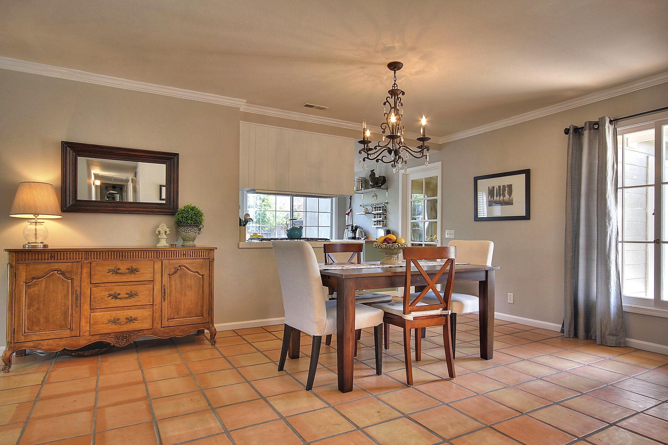 564 Wakefield Road Goleta, CA 93117 - Photo 3 of 26 Dining Area