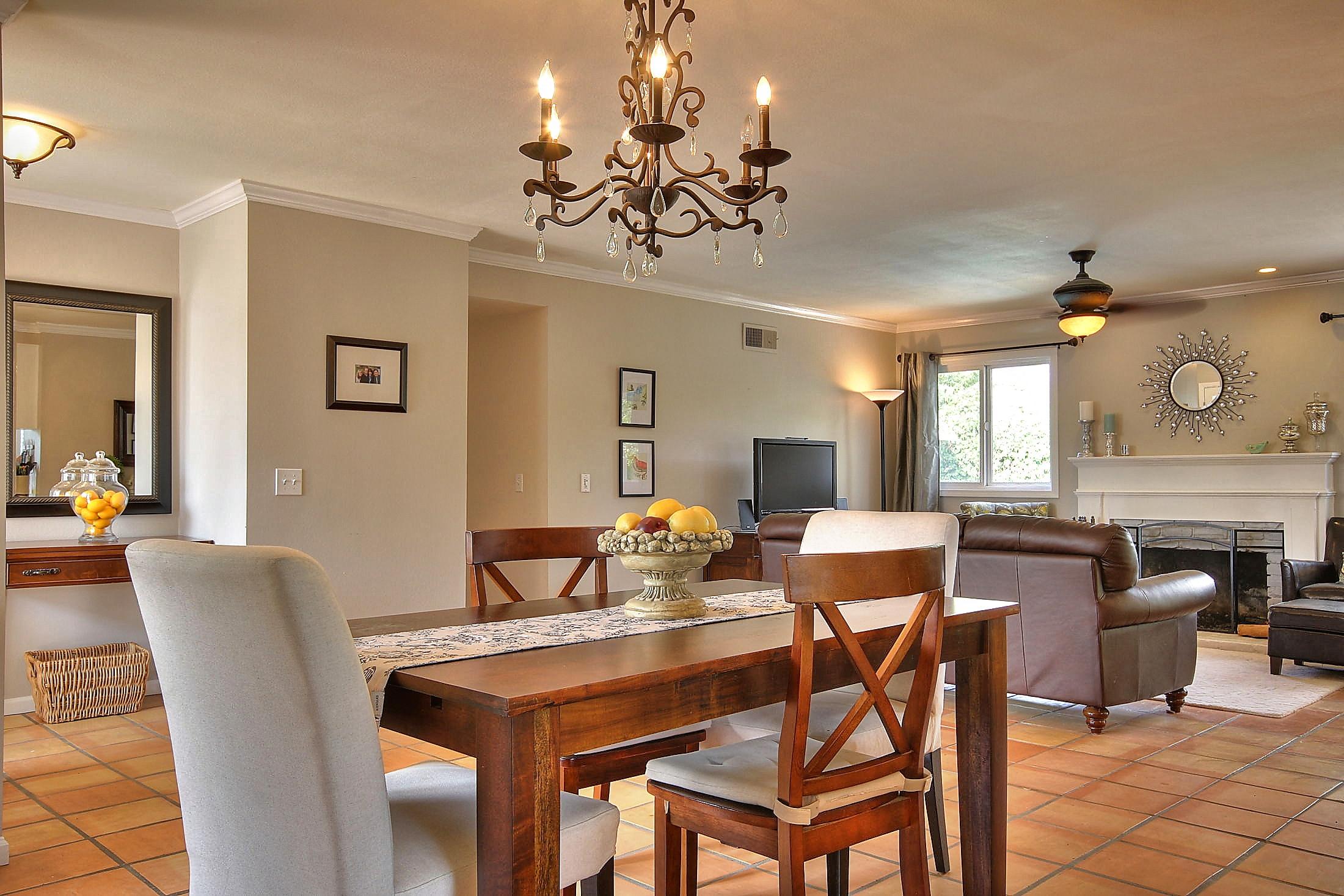 564 Wakefield Road Goleta, CA 93117 - Photo 5 of 26 Dining Area/Living Room