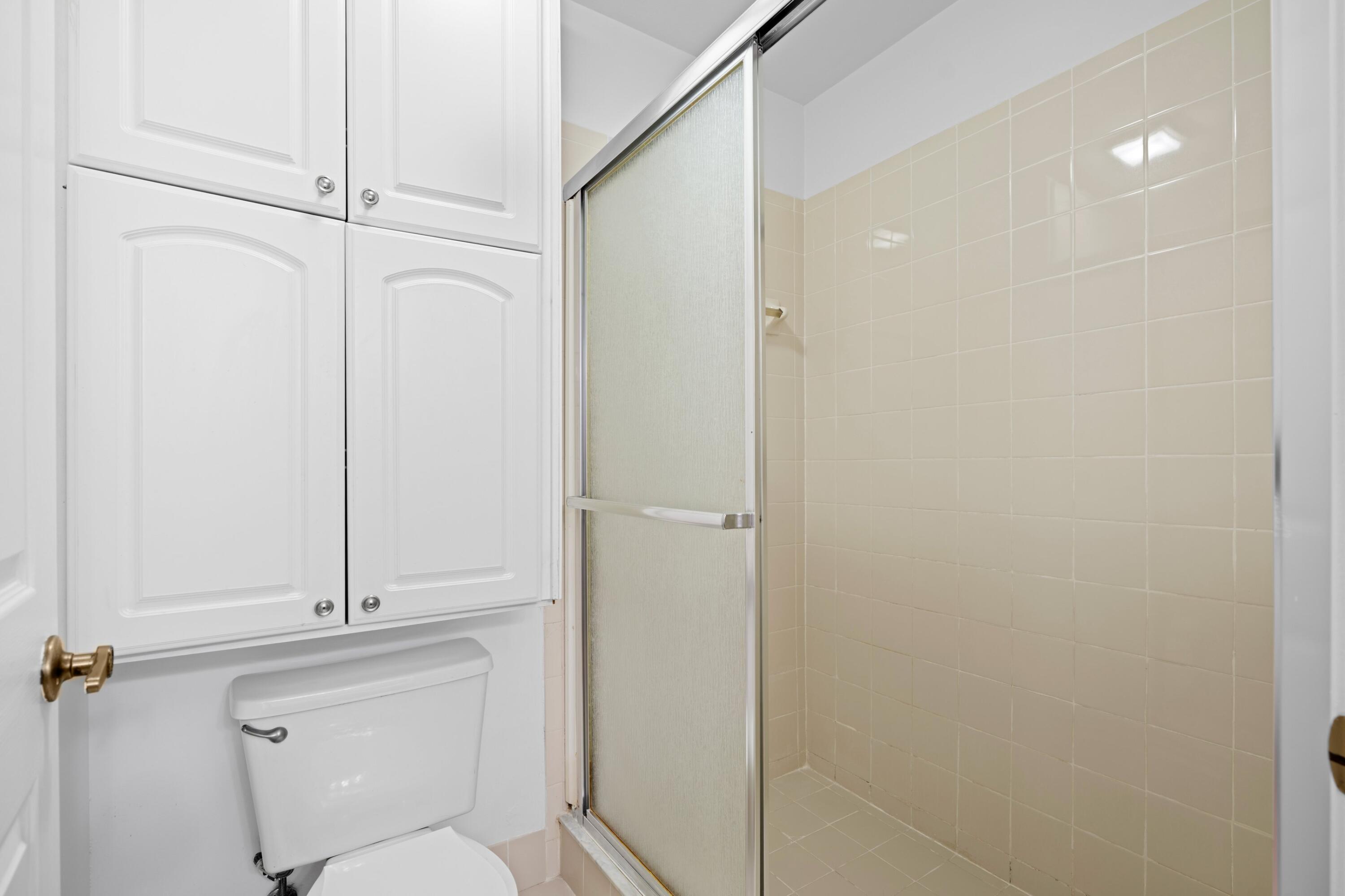 3191 Leewood Terrace, Unit L237 Boca Raton, FL 33431 - Photo 14 of 48 Primary Bathroom