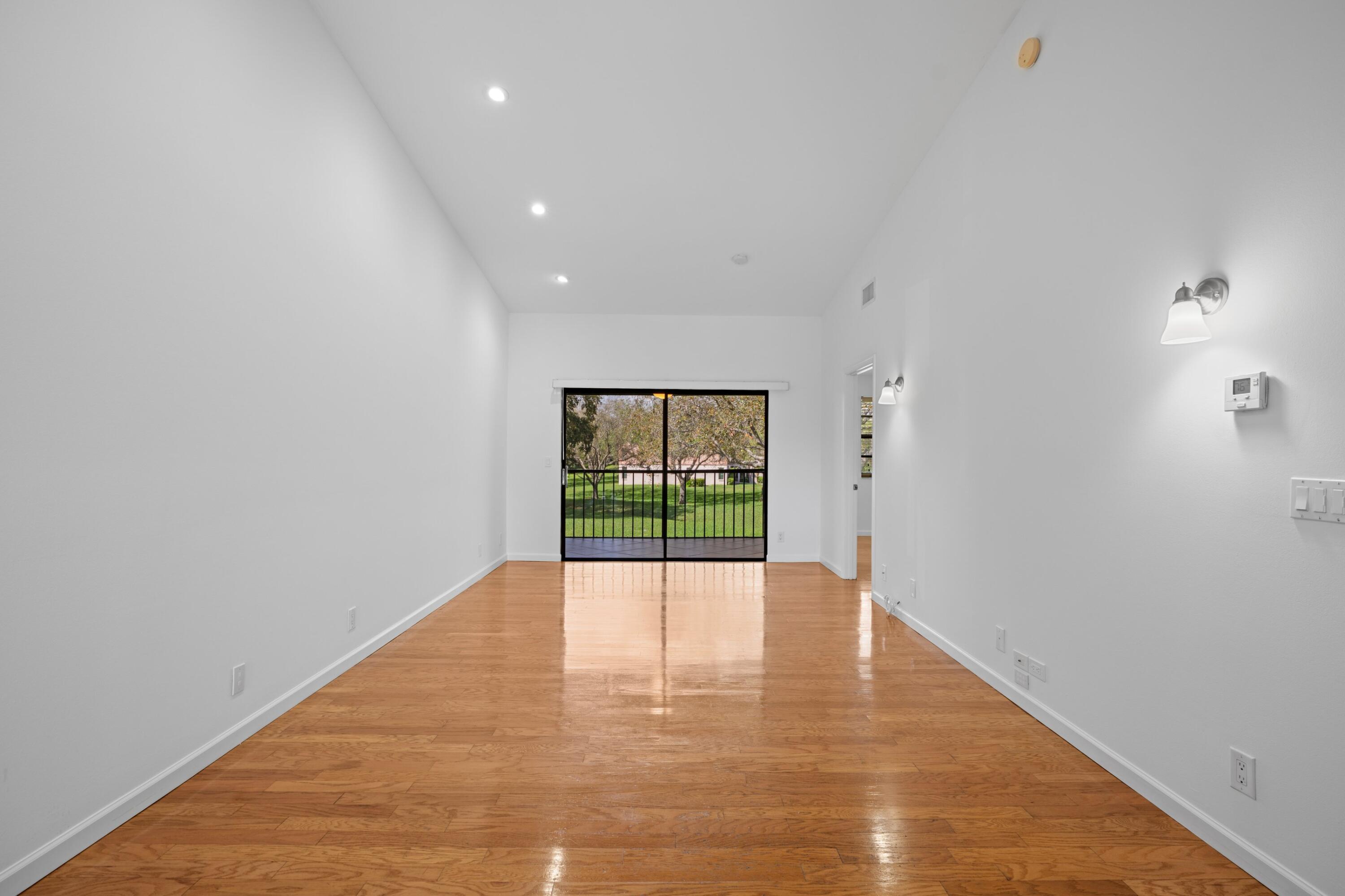 3191 Leewood Terrace, Unit L237 Boca Raton, FL 33431 - Photo 5 of 48 Living Area