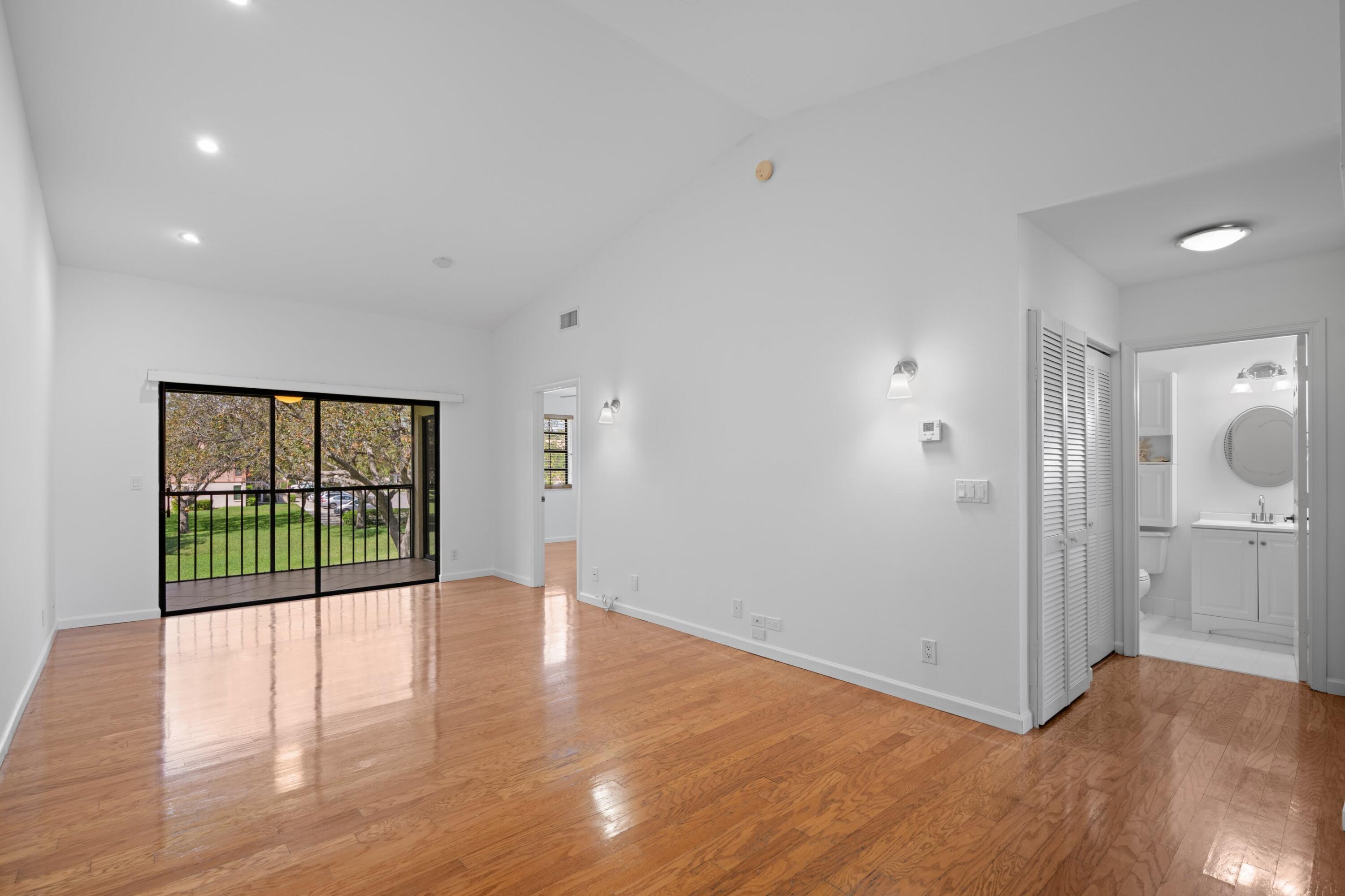 3191 Leewood Terrace, Unit L237 Boca Raton, FL 33431 - Photo 6 of 48 Living Area