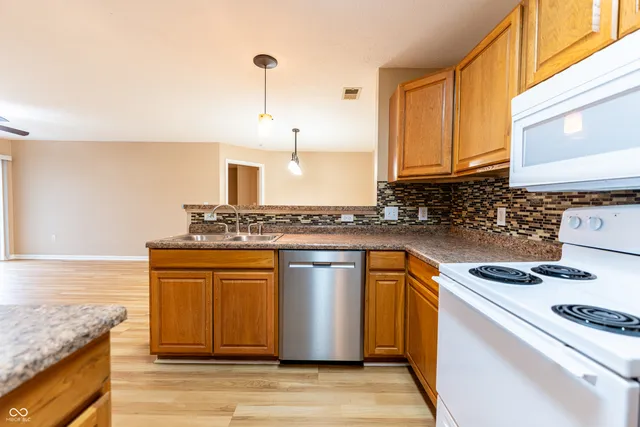 $1,500 | 232 Legends Creek Place, Unit 101, Indianapolis, IN 46229