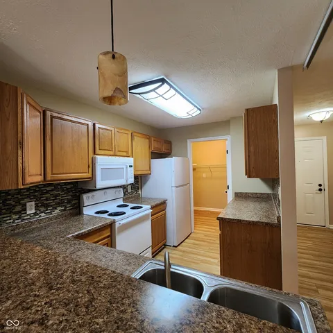 $1,500 | 232 Legends Creek Place, Unit 101, Indianapolis, IN 46229