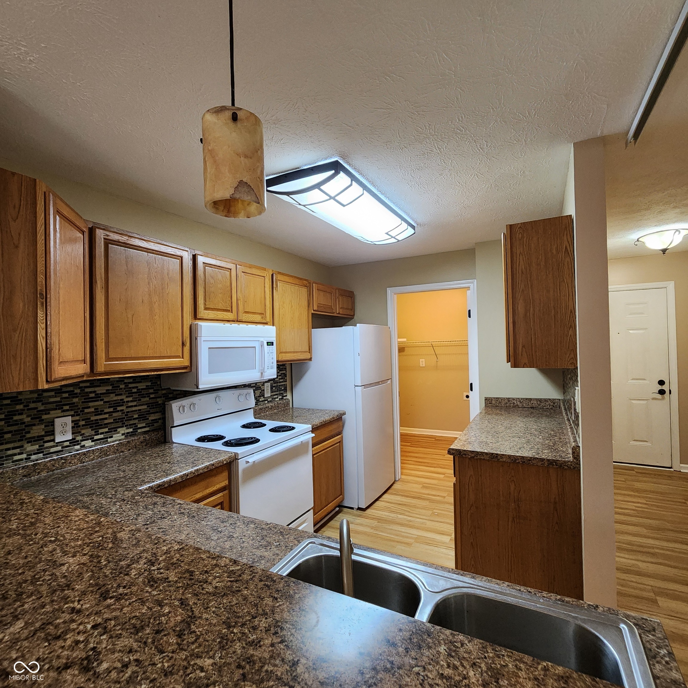 232 Legends Creek Place, Unit 101 Indianapolis, IN 46229 - Photo 4 of 16