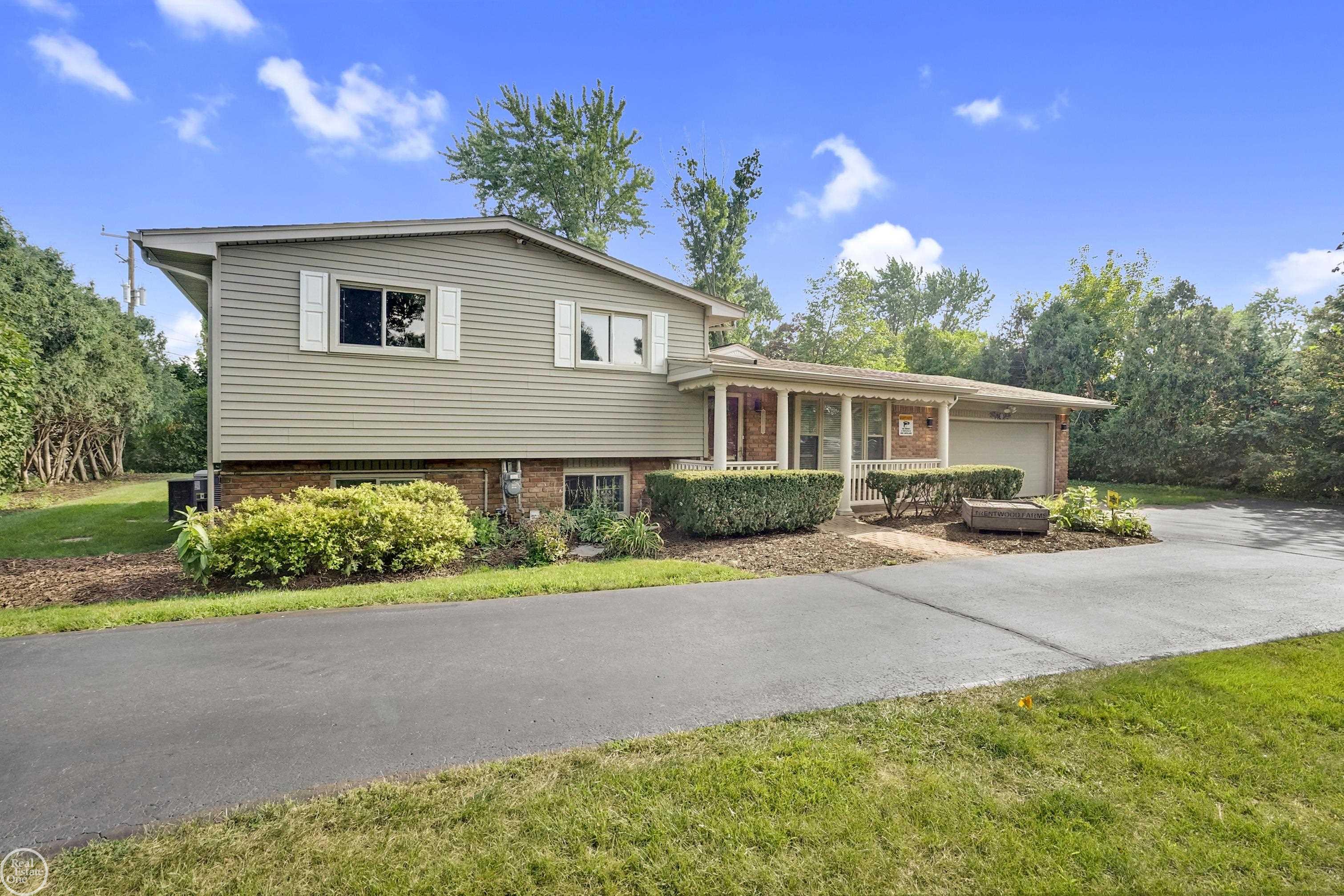 31701 West 13 Mile Road Farmington Hills, MI 48334 - Photo 3 of 29