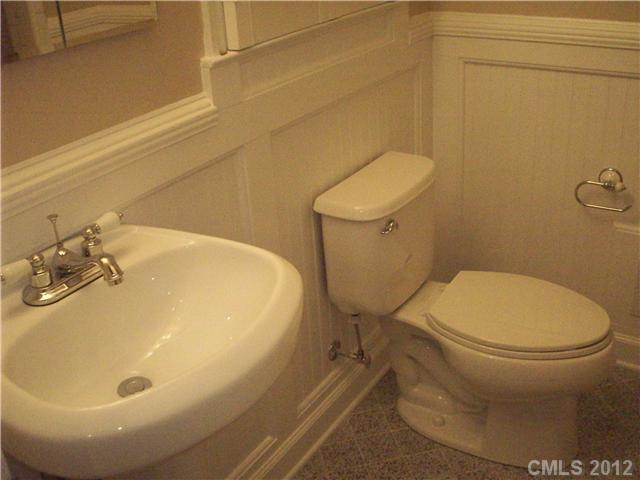 3930 Sulkirk Road Charlotte, NC 28210 - Photo 8 of 9 Gallery Image 8
