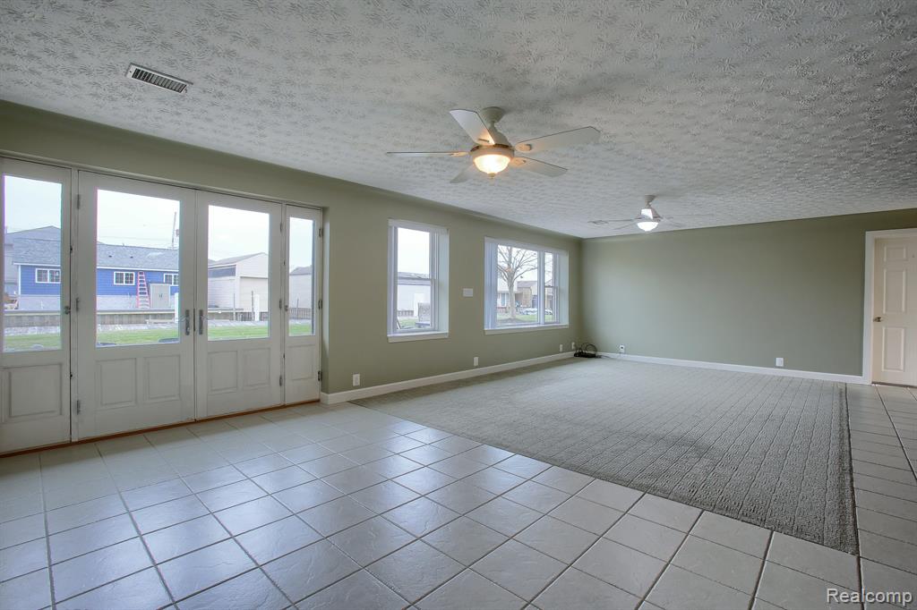 46070 Edgewater Street Chesterfield, MI 48047 - Photo 22 of 65