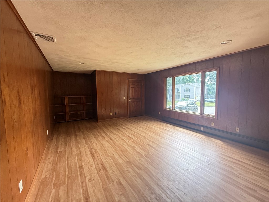 161 Council Rock Road Cranston, RI 02921 - Photo 11 of 31