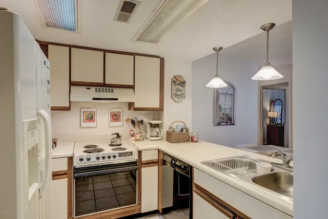 $1,600 | 2000 New River Inlet Road, Unit 1212, North Topsail Beach, NC 28460