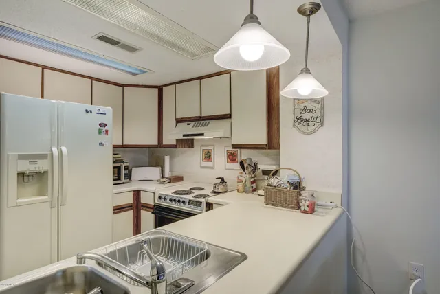 $1,600 | 2000 New River Inlet Road, Unit 1212, North Topsail Beach, NC 28460