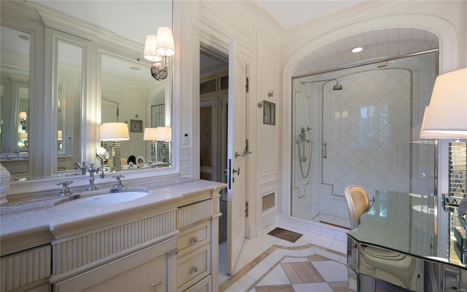 9625 Ladue Road St. Louis, MO 63124 - Photo 33 of 38