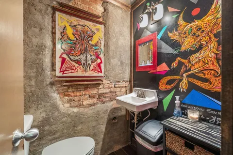 a view of entryway with outdoor area