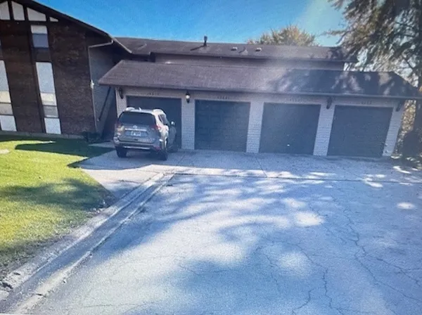 $88,500 | 19221 Elm Drive, Unit 150, Country Club Hills, IL 60478
