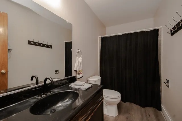 $289,900 | 746 East Devon Avenue, Roselle, IL 60172