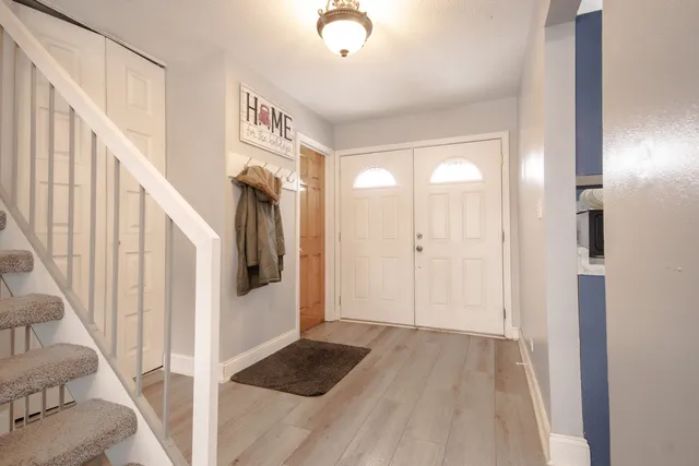 $289,900 | 746 East Devon Avenue, Roselle, IL 60172