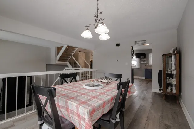 $289,900 | 746 East Devon Avenue, Roselle, IL 60172