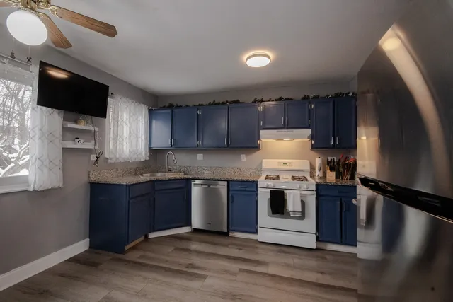 $289,900 | 746 East Devon Avenue, Roselle, IL 60172