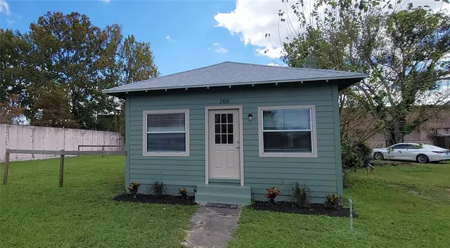 $1,595 | 200 Old Daytona Road, Deland, FL 32724