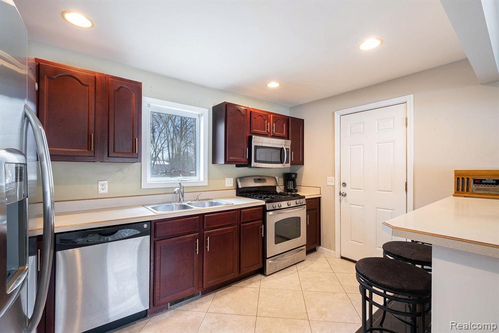 3950 East Curtis Road Birch Run, MI 48415 - Photo 4 of 17 Gallery Image 4