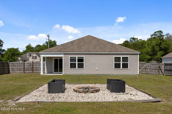 $2,100 | 186 Everett Yopp Drive, Sneads Ferry, NC 28460