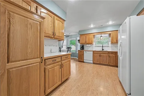 $270,000 | 18797 Sunrise Drive, Belton, MO 64012