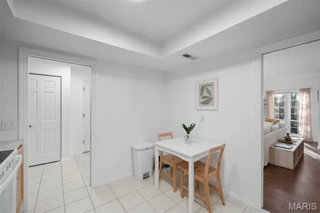 $192,500 | 917 Claytonbrook Drive, Unit 3, Ballwin, MO 63011