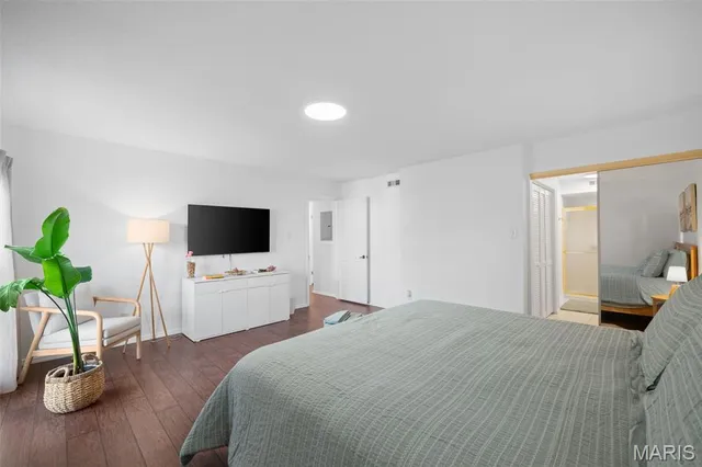 $192,500 | 917 Claytonbrook Drive, Unit 3, Ballwin, MO 63011