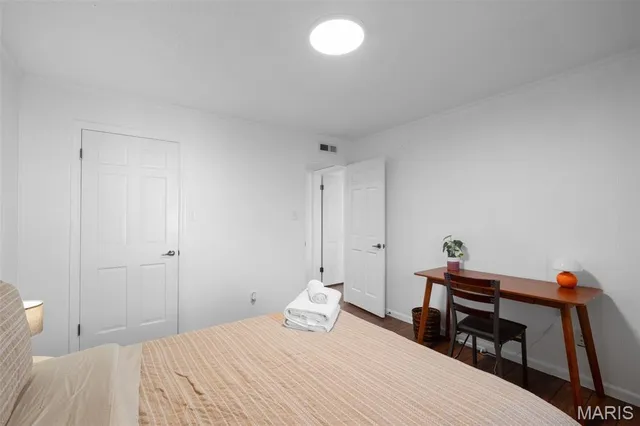 $192,500 | 917 Claytonbrook Drive, Unit 3, Ballwin, MO 63011