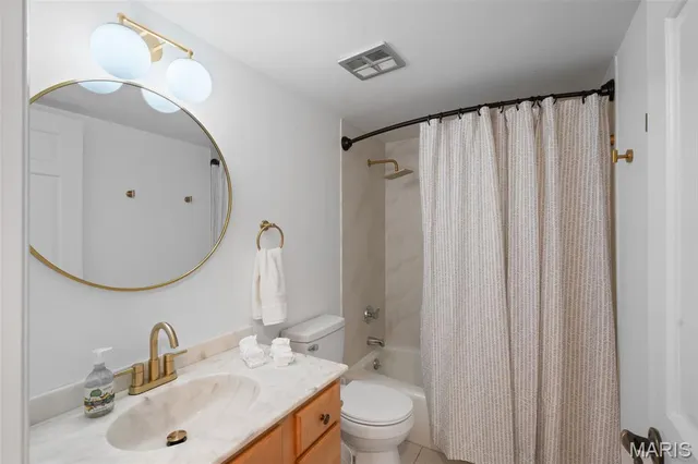 $192,500 | 917 Claytonbrook Drive, Unit 3, Ballwin, MO 63011