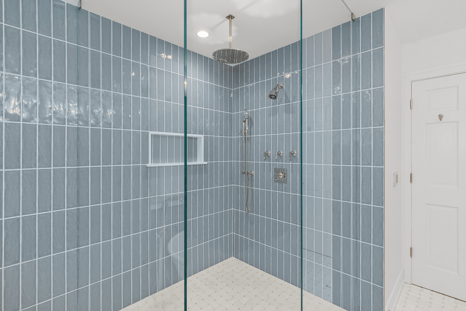 20 Colony Lane Deerfield, IL 60015 - Photo 16 of 33 a bathroom with a shower
