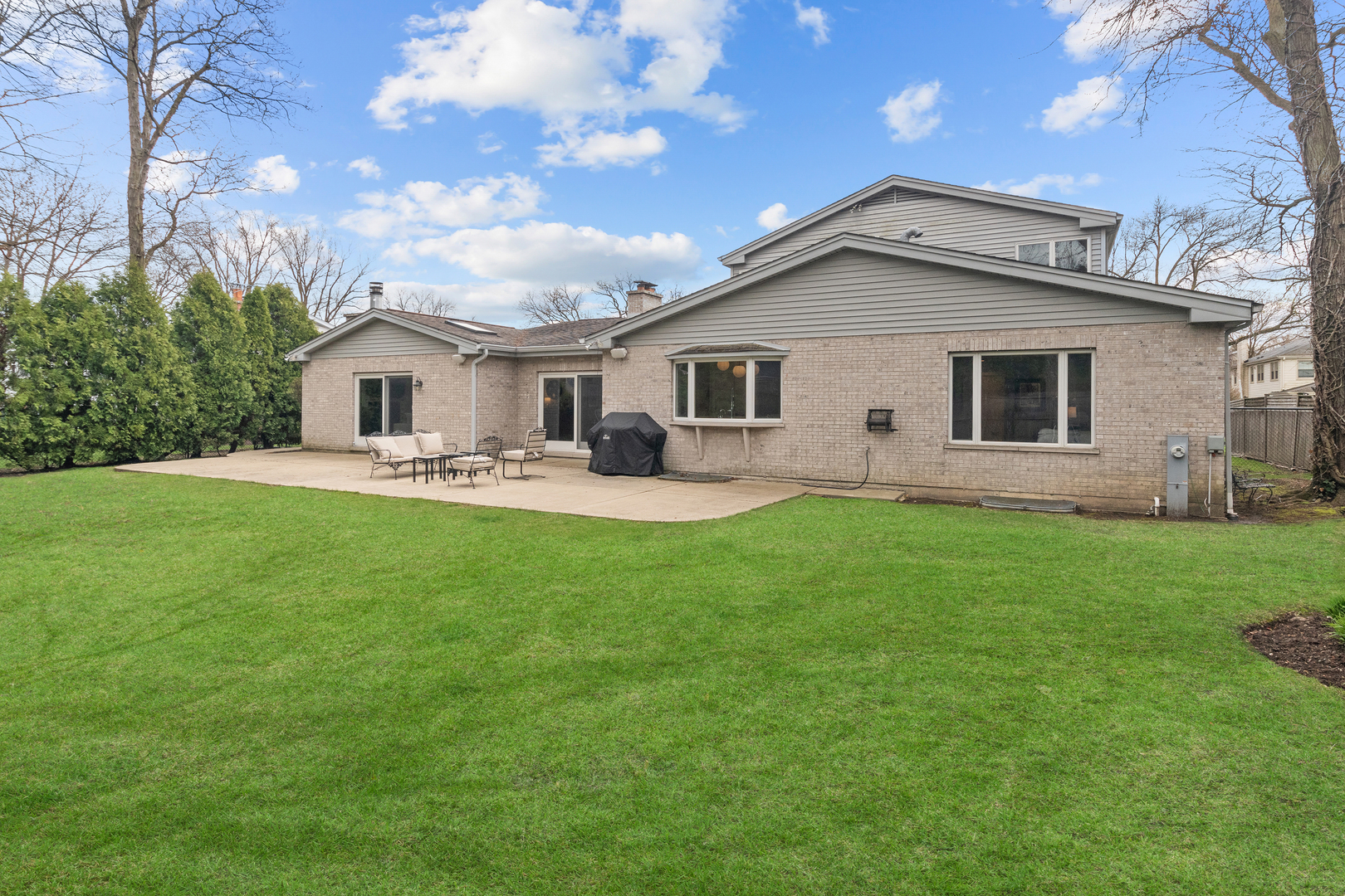 20 Colony Lane Deerfield, IL 60015 - Photo 28 of 33 a front view of house with yard and green space