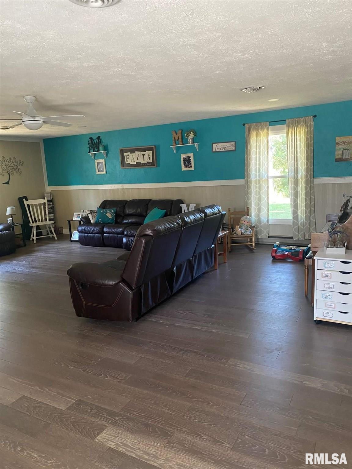 7550 Peach Orchard Road Sesser, IL 62884 - Photo 2 of 12