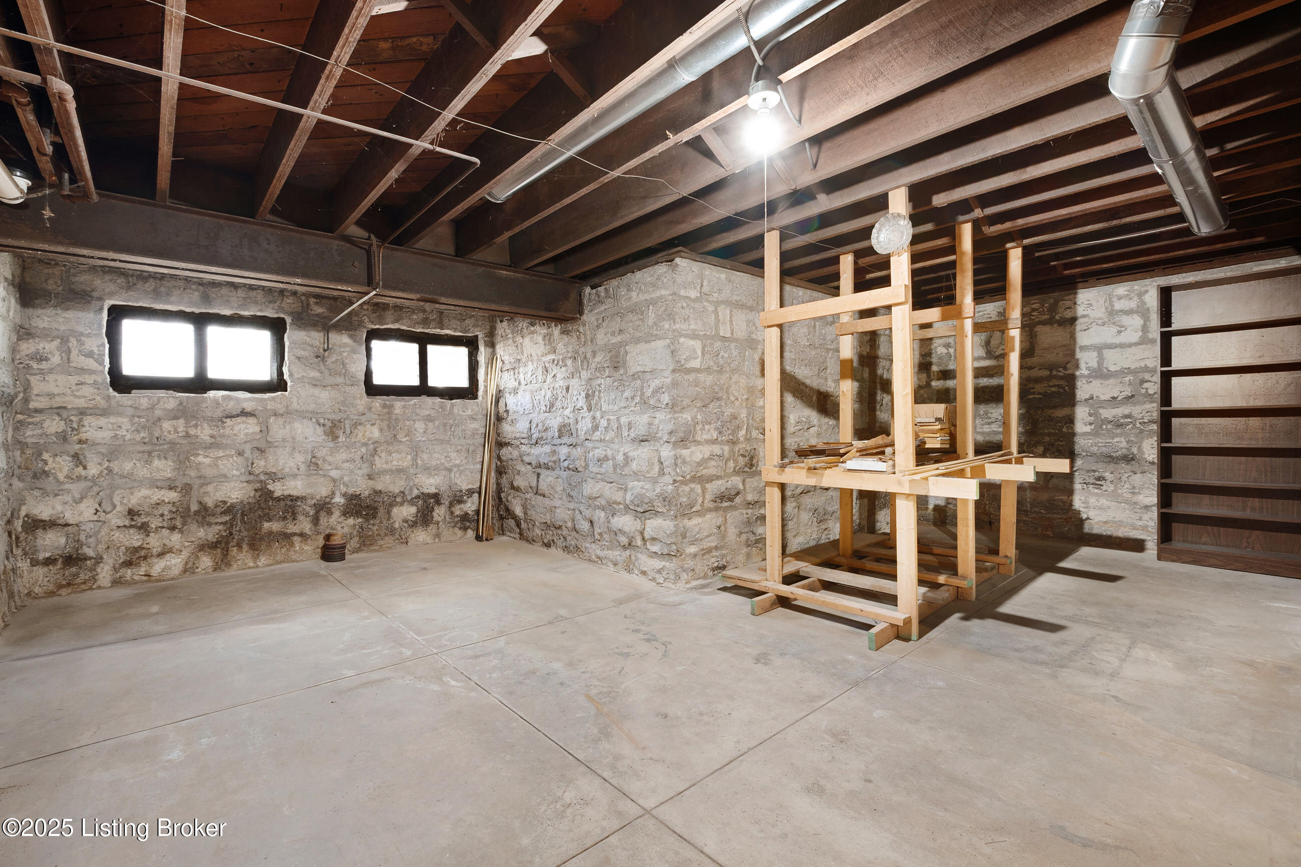 2975 Lexington Road Louisville, KY 40206 - Photo 57 of 60 2975lexington_169