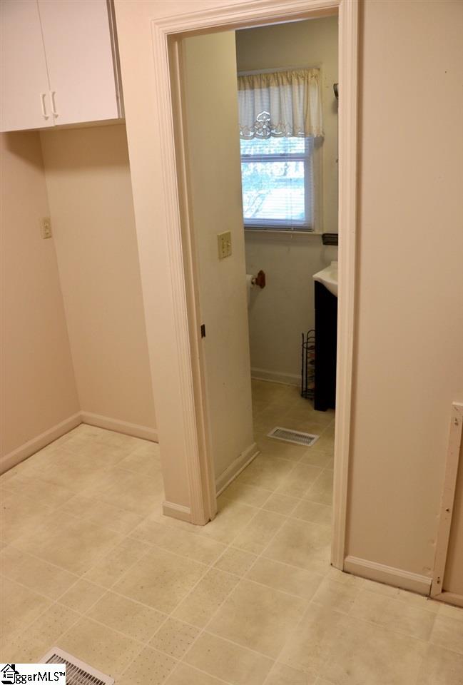 105 Donnan Road Taylors, SC 29687 - Photo 31 of 36 Gallery Image 31