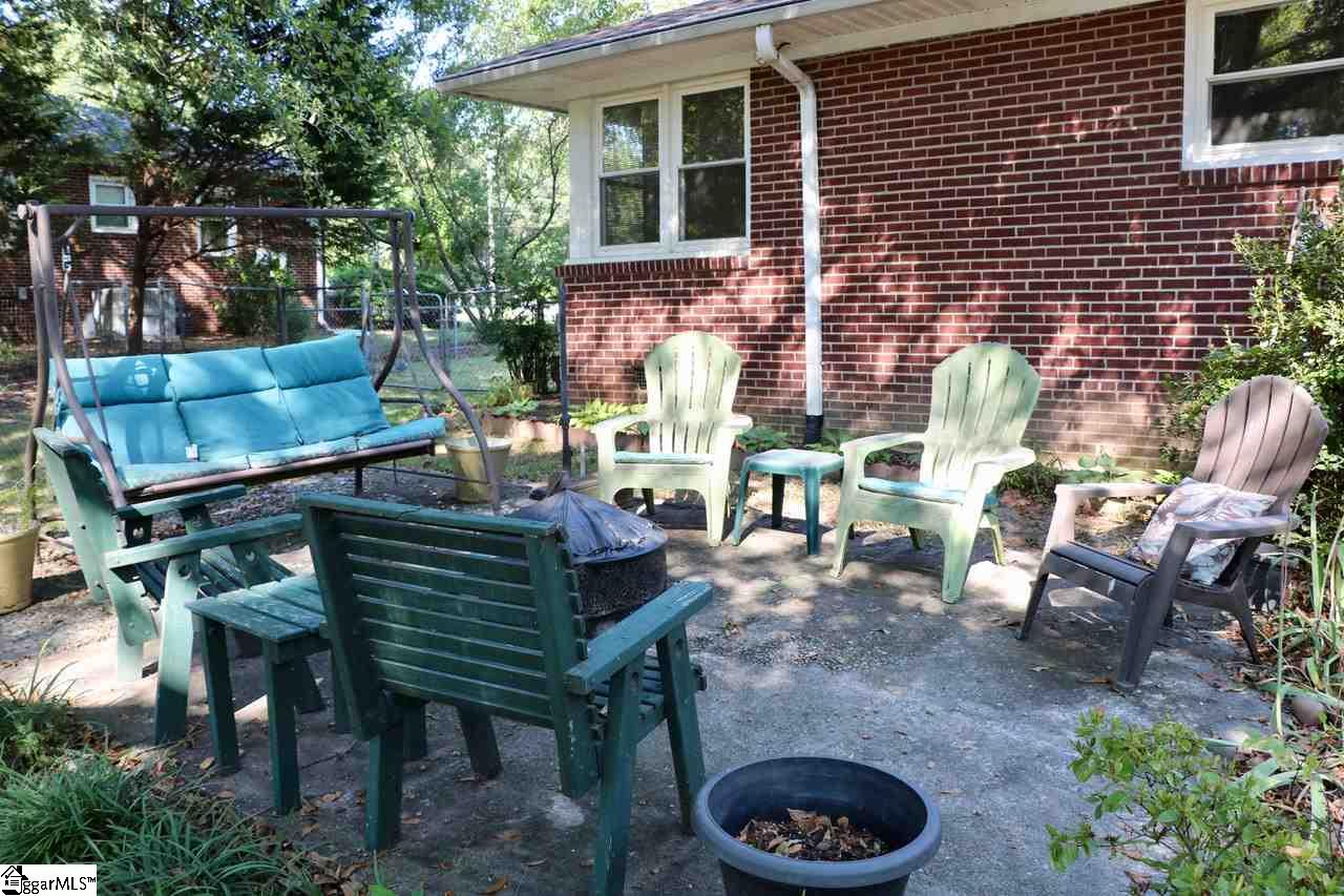 105 Donnan Road Taylors, SC 29687 - Photo 8 of 36 Gallery Image 8