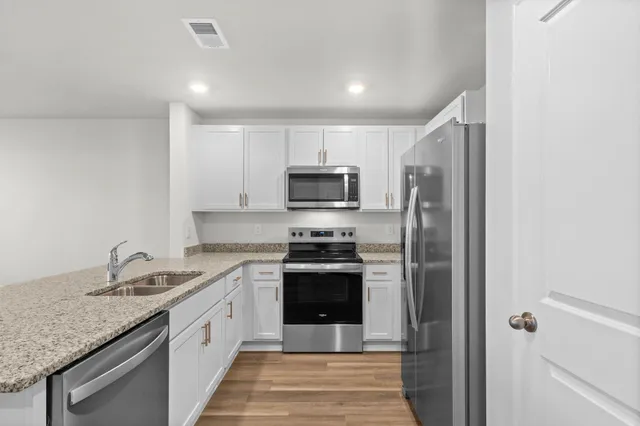 $2,000 | 640 Golden Resin Road, Conway, SC 29526